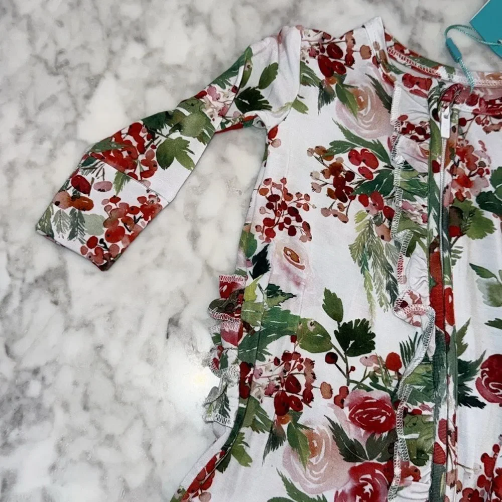 NWT POSH PEANUT RUFFLE ZIPPERED FOOTIE 0/3M